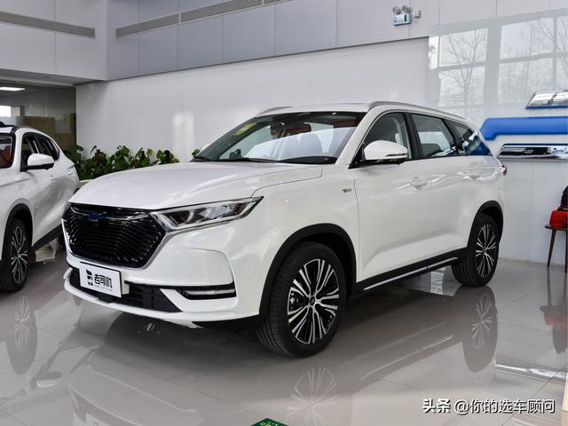 长度超4米7的领先尺寸SUV，低价高配油耗低，实拍长安欧尚X7