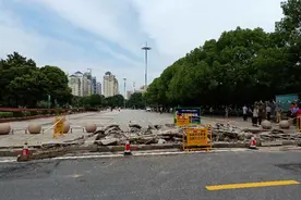 岳阳南湖广场要修条路？官方通报来了图片