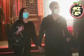 豪门公子哥出轨！与辣妹当众热吻摸腿还同回住处，正妻不敢提离婚图片