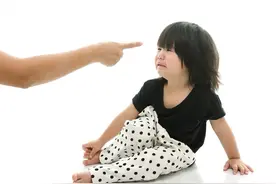 “妈，我没钱啦”，不同的回应，可能引领孩子走向不同的人生图片