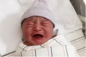 这些现象出现，可能暗示孩子“智力不足”，父母要多观察不能忽视图片