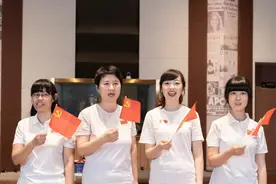 5国语言联唱《国际歌》，用不一样的红色经典，献礼建党百年图片