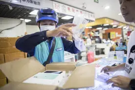 专送贵重物品，最贵一单超十万！杭州数码街有个跑腿接单王图片
