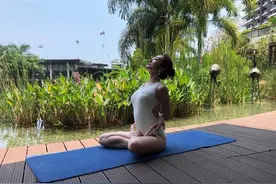 气质瑜伽老师曾馨乐，当你看她的身材曲线，对瑜伽还不心动吗？图片