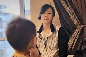 林丹儿子练琴大哭，妈妈谢杏芳一脸淡定，好心态值得学习！​图片