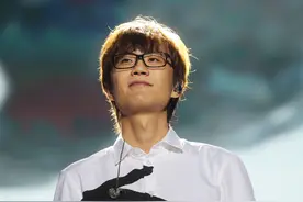 许嵩：一个才子却生在了周杰伦年代，讲诉周杰伦与许嵩的过往恩怨图片