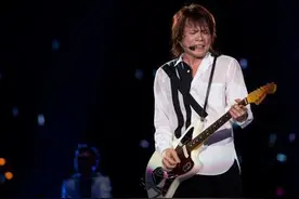 被人民日报点名,伍佰开演唱会插不上嘴的背后,是对乐坛"高级羞辱"图片