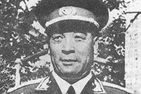 他曾任装甲车副司令，却因何事遭罗荣桓批评？56年补授中将军衔图片