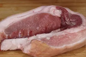 猪肉万万不要直接放冰箱保存，肉贩子教我一个绝招，放很久也新鲜图片