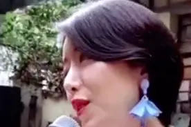 李亚鹏与女友遇感情危机？女方发文显伤感，在酒吧驻唱忙赚钱图片