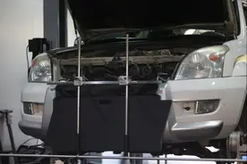 怪兽修车：翻新一辆08年丰田LC120，旧貌换新颜，满血复活图片