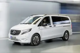 纯电动奔驰威霆，售价44万续航421km，最大功率150kw图片