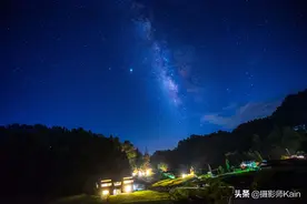 贵州深山中的美丽村庄，仿佛宫崎骏动画中的世界，夜晚能看见银河图片