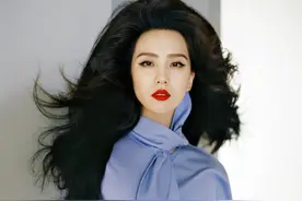 刘诗诗复古蜂窝头大片，温柔蓝调沁人心脾，高颜值完美驾驭大圆帽图片