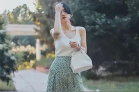 又到了穿裙子的夏季，不同身材要懂得扬长避短，这样才显瘦有气质图片