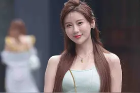 时尚拼接连衣裙，修身的裁剪显瘦的设计，轻松穿出最美的自己图片