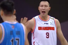 易建联发火是不是针对队友？对于易建联的使用，杜锋必须做出调整图片