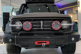 很适合长途穿越的硬派SUV，坦克300特别版实车到店图片