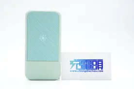 德立华推出磁吸四合一充电宝，全集成解决出行累赘问题图片
