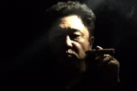 于谦：有钱人讲究，没钱人将就图片