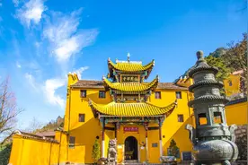 它是安徽九华山四大禅林之首，至今400多年历史，香火非常旺盛图片