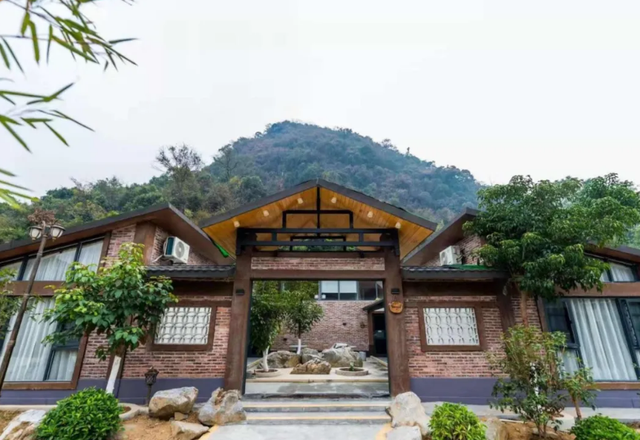 逃离山中屋攻略（探秘洞天仙境逃离城市）