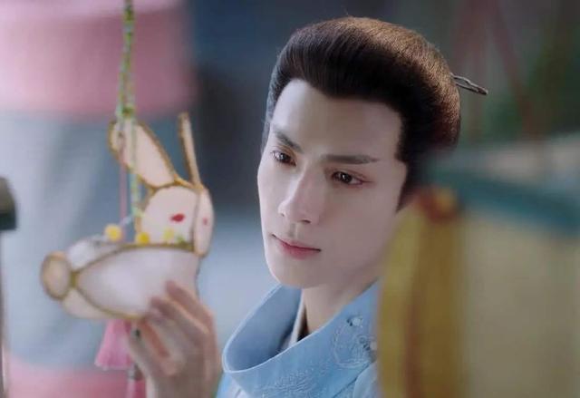 《月上重火》原著现实意义：我们每个人都可在其中找到曾经的自己