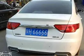 这副“牛牌”经历4辆车，巅峰时期是12缸奥迪，如今变4缸吉利图片
