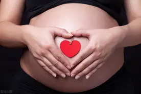 公公婆婆高龄产子，丈夫支持认为父母晚年有寄托，妻子要求离婚图片