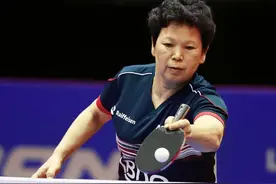 中德女团战后球员合影说笑 网友：哪个是德国人？图片
