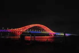 看看如今粤港澳大湾区明珠湾大桥夜景图片