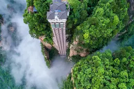 湖南张家界这座户外电梯，3次获得吉尼斯纪录，被称为世界第一图片