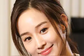 气质女星张钧甯的黑色系穿搭，时尚感十足图片