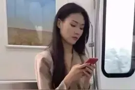 街拍：地铁长腿姐姐图片
