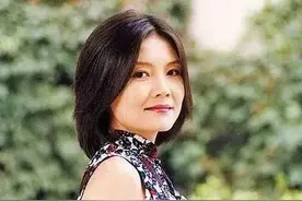 11岁就饰演小红军，经典作品颇多，如今53岁却有些不正常？图片
