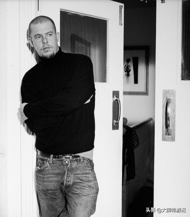 能读懂McQueen麦昆，比买几万块的大牌包更有腔调的多