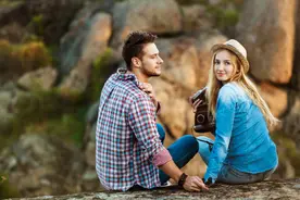 一个女人内心很寂寞，才会发这样的朋友圈图片