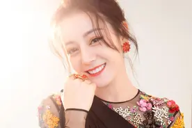 被鞭子抽到身上红肿，带着腰伤拍格斗戏，迪丽热巴从来不是幸运儿图片