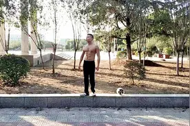 坚持健腹轮锻炼一年多来的一些体会和感悟视频封面