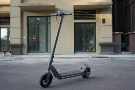 华为智选乐骑智能电动滑板车体验，万物皆可互联，日常代步小神器图片