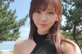 吃饭的时候，碰到了这样的老板娘，真的是心动了，太美了吧图片