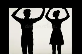 多年以后再次见我曾深爱过的那个男人，又看到那双深情的眼图片