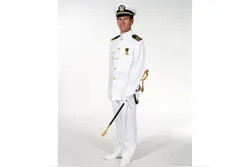 美海军军官只有三型迷彩服，礼服却多达9套，网友：穿得过来吗？图片