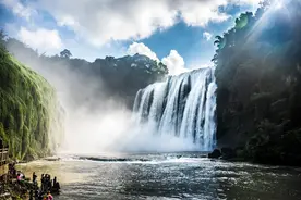 它是黄果树瀑布群中规模最大的一级瀑布，是世界著名大瀑布之一图片