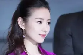 39岁董洁重回"颜值巅峰"，紫连体裤太惊艳，满满东方女性韵味图片