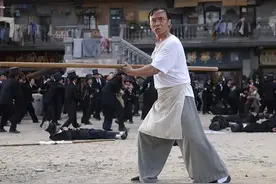 周星驰电影未解之谜？《功夫》的城寨三高手能打败弹琴二人组吗？图片