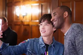 洛杉矶湖人队的十大知名球迷图片