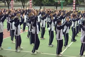 全体学校齐跳创意课间操 跳出阳光活力 | 2021年“奔跑吧·少年”儿童青少年主题健身活动（海南站）图片