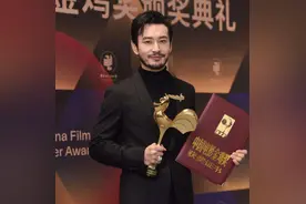 黄晓明再获金鸡奖，5座影帝奖杯领跑，吴京邓超黄渤都输了？图片