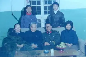 2001年，战犯管理所长金源病重，战俘营国军、日军战犯纷纷来探望图片